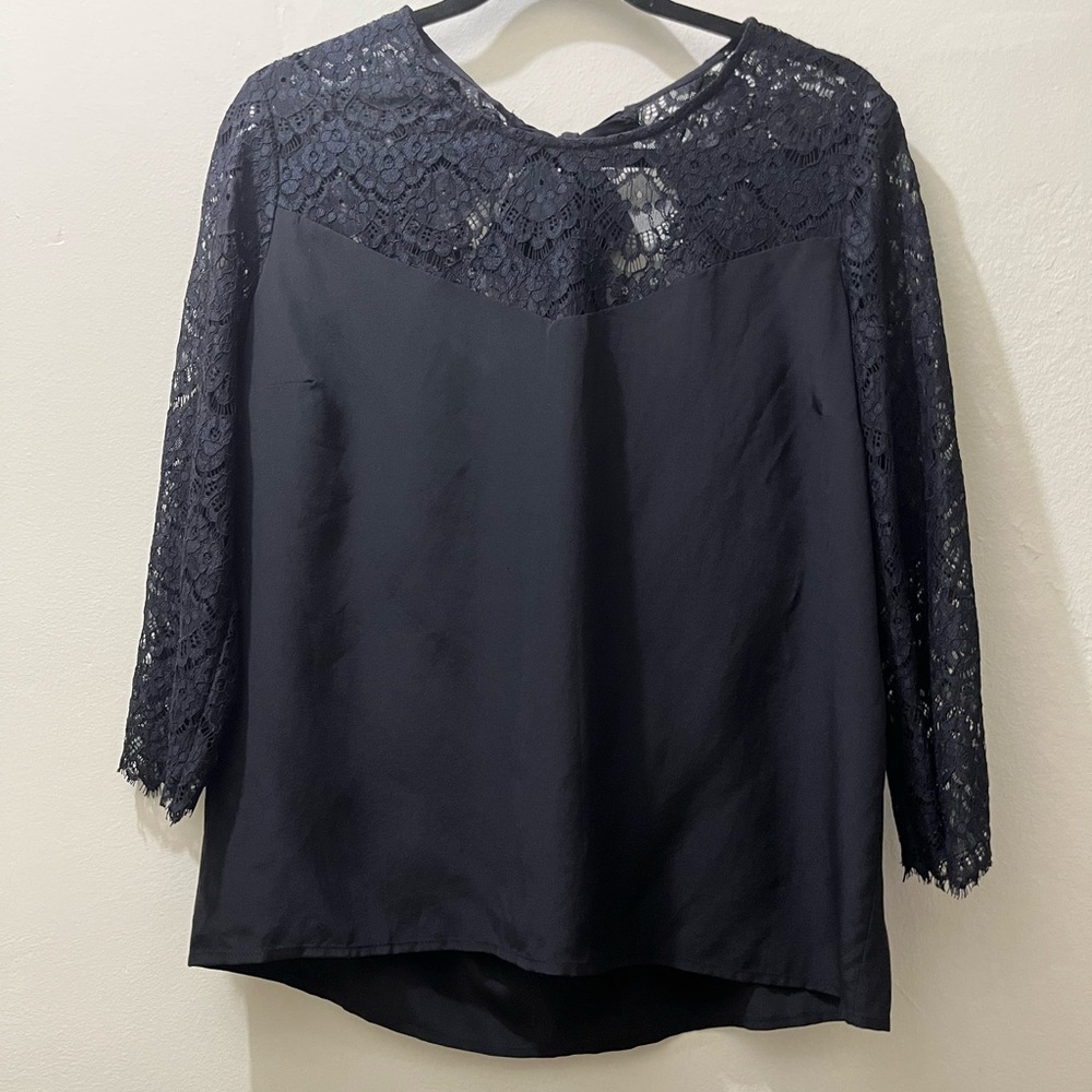 Sézane Adeline Blouse in Noir, FR Size 40 (US 8) - Picture 3 of 15